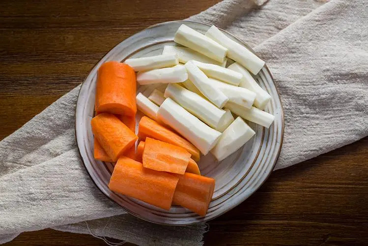 黄瓜不新鲜能腌菜吗？ 白萝卜和黄瓜能一起腌制吗？